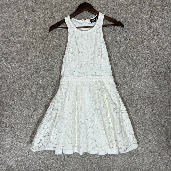 Lulu's White Daisy Date Lace Skater Dress Back Cut Outs Size Small - Picture 1 of 9
